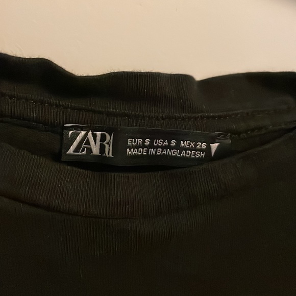 Zara small black boxy tee with pocket - Picture 3 of 4